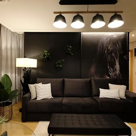 El Balconcillo, Elegante En El Centro Χιχόν